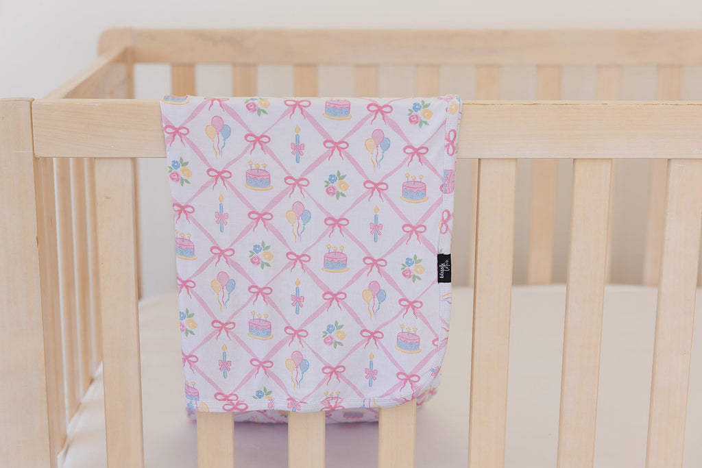 (PINK) Birthday - Lightweight Blanket